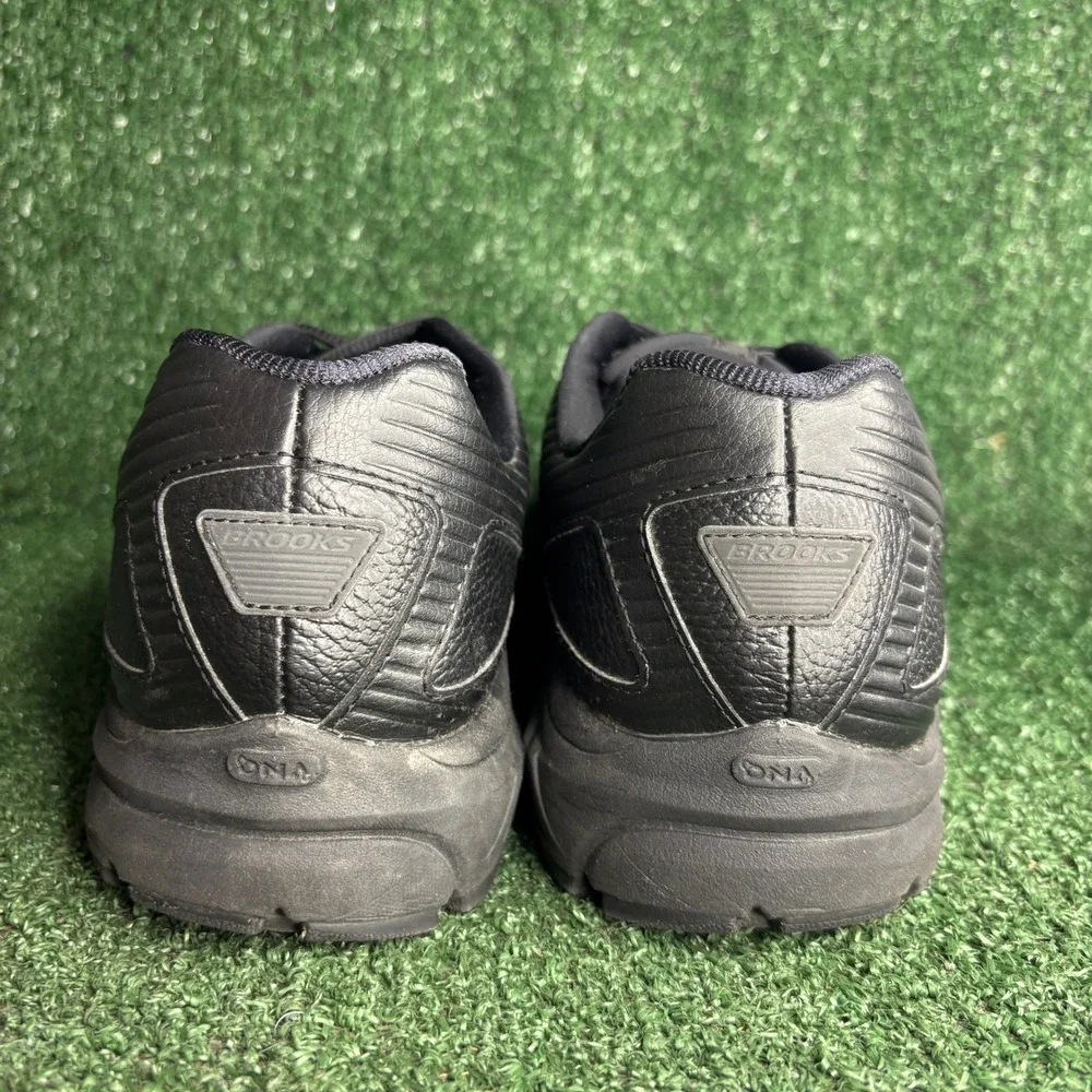 Brooks Addiction Walker 2 Slip Resistant Leather Sneaker Black Mens 10 2E Wide